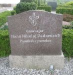 Hans Nikolaj Pedersen's familiegravsted.jpg